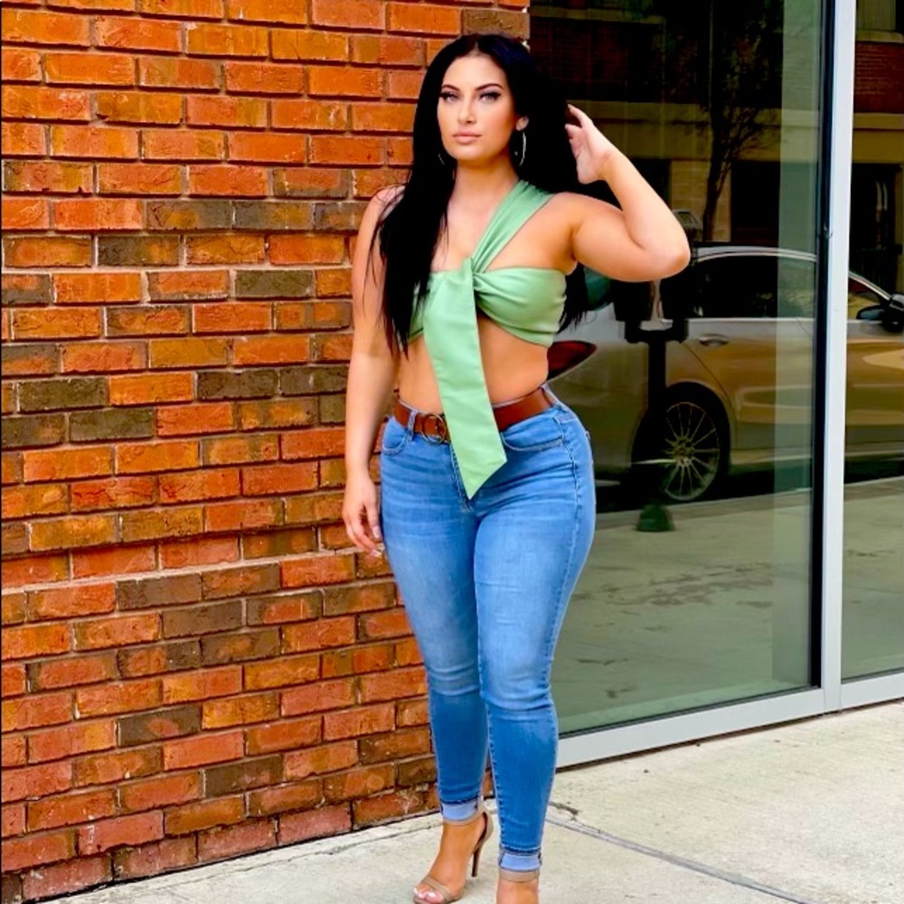 “Desirae top”